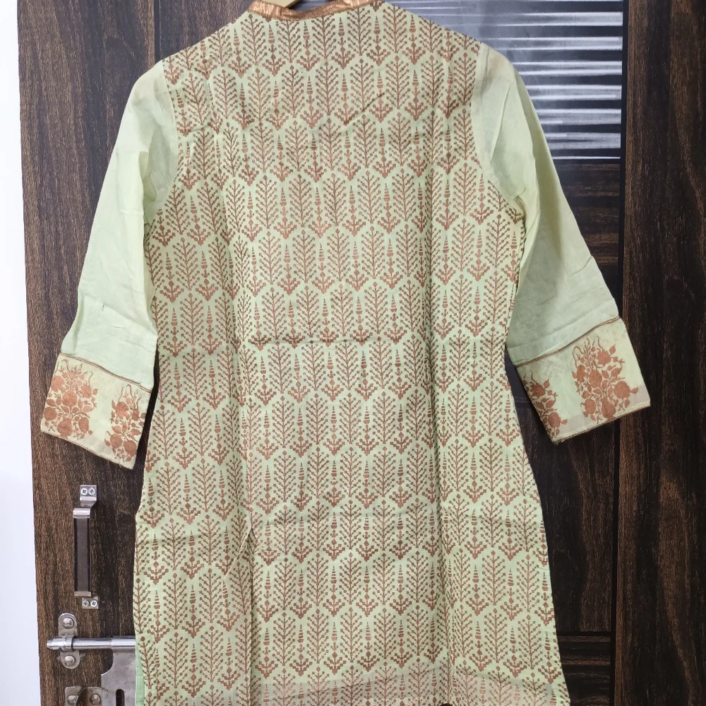 Biba coppr printed short kurti - Picture 3 of 8
